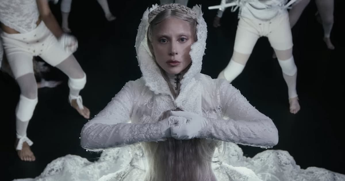 Lady Gaga predstavila nový singel „Abracadabra aj s klipom