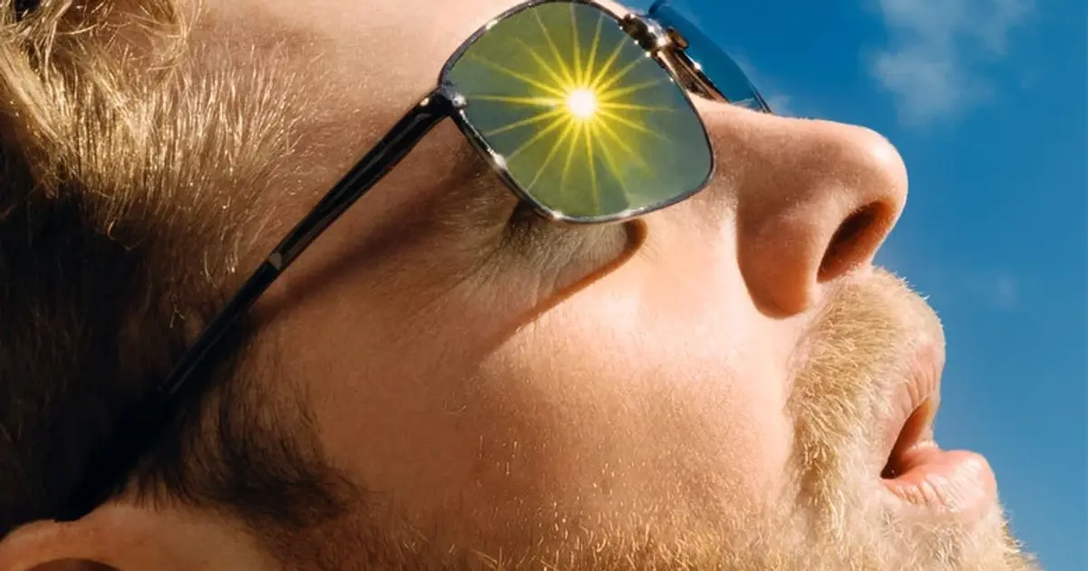 Alex Warren predstavuje nový singel FEVER DREAM